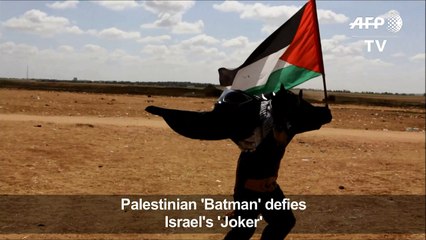 Palestinian 'Batman' demonstrates at Gaza-Israel border