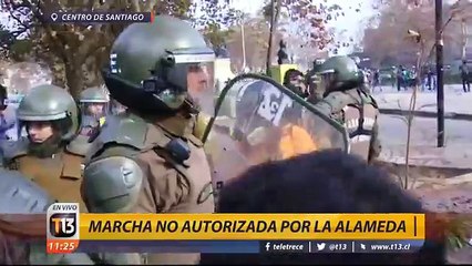  Seguimos los detalles de la marcha convocada por estudiantes secundarios. EN VIVO #T13Móvil » http://www.t13.cl/en-vivo/?t=1525875835Si estás en el extra