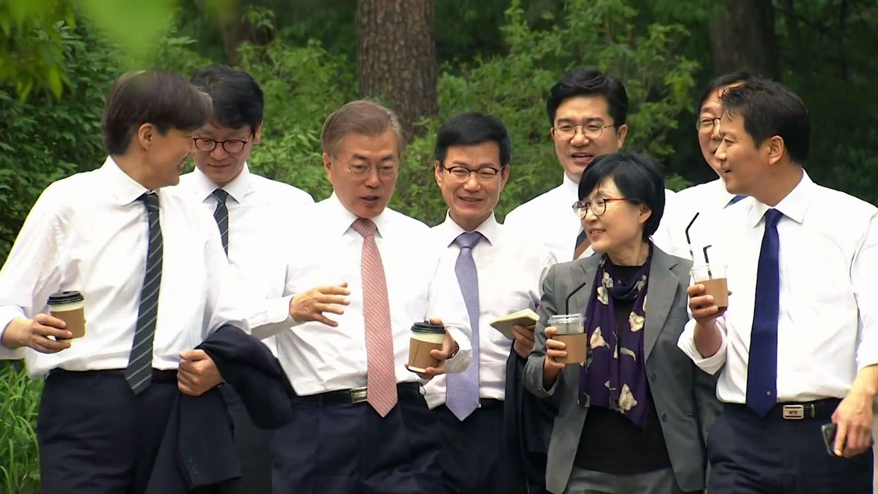 20분 취임식부터 남북 정상회담까지...지지율 80%를 만든 순간들 / YTN
