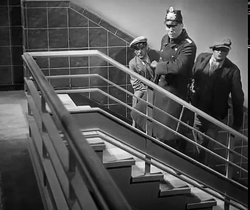 M, el vampiro de Düsseldorf, 1931. ( Subtítulos en español ) 720p BluRay part 4/4