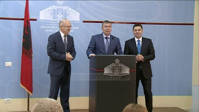 CEZ ikën nga Bullgaria e Turqia siç iku nga Shqipëria - Top Channel Albania - News - Lajme