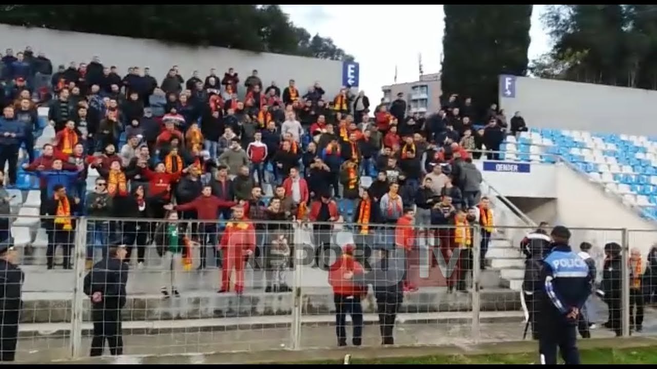 Tifozët e Partizanit konfrontohen me policinë para sfidës me Teutën