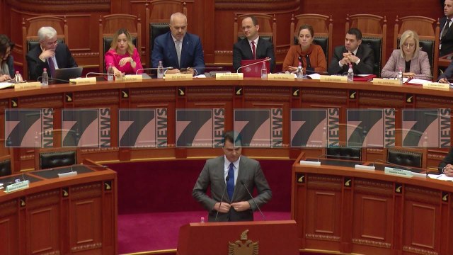 AMBASADORI AMERIKAN I BEN THIRRJE POLITIKES - News, Lajme - Kanali 9