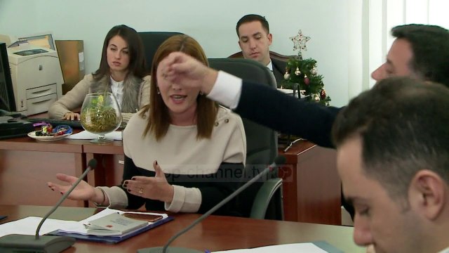 Akuzat e opozitës, socialistët largohen nga “Siguria” - Top Channel Albania - News - Lajme