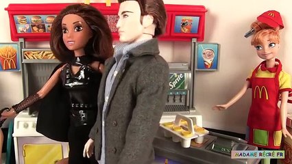 Ken révèle ce quil pense de Mickella Barbie Jouets Histoires de Poupées