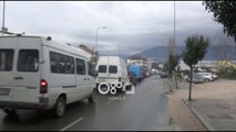 Ora News - Fushë Krujë, eksploziv në oborrin e biznesit të policit të Kamzës