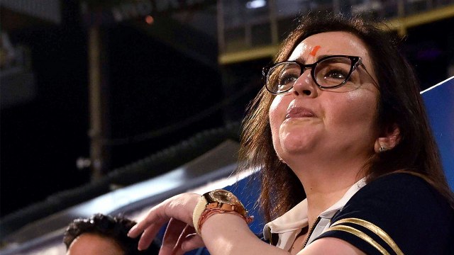 IPL 2018 : Neeta Ambani Goes Temple to Worship Before Mumbai Indians | वनइंडिया हिंदी