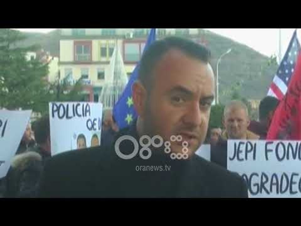 Ora News - "Qeveri e droges dhe e Shullazit" protesta kur Rama e Zaev ishin bashkë në Pogradec