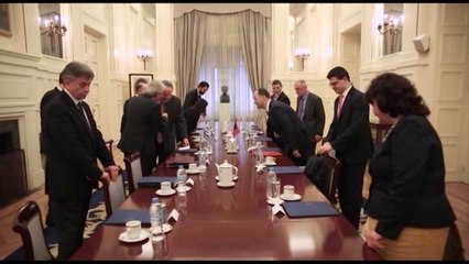 Download Video: Ora News - Kotzias- Bushati, negociatat vijojnë javën tjetër në Korçë, Kotzias shprehet optimist