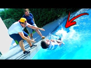 FUI EMPURRADO PARA A PISCINA ENQUANTO DORMIA !