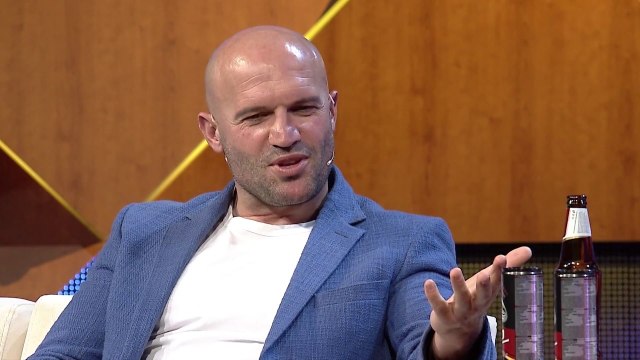 Xing me Ermalin/ Eshte shpallur 3 here kampion ne boks, Keta: Me ka rrahur nje grua (16.12.17)