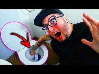 ATIREI O IPHONE DA MINHA NAMORADA NA SANITA ( PRIVADA )