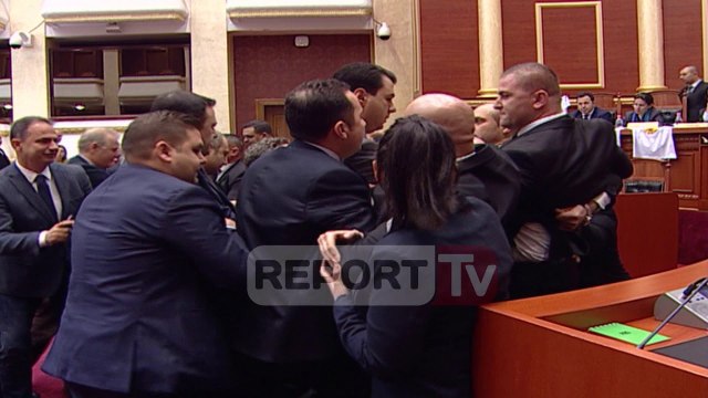 Perplasje e dytë në kuvend, pas Berishës edhe Basha me deputet të LSI përplasje me gardën