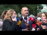 Monika Kryemadhi përplaset me Ulsi Manjën para gazetarëve - Top Channel Albania - News - Lajme