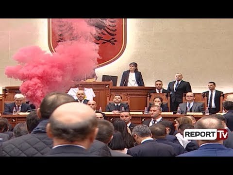 Report TV - Ja 28 deputetët që firmosën për Arta Markun, prapaskenat e zgjedhjes së kryeprokurores