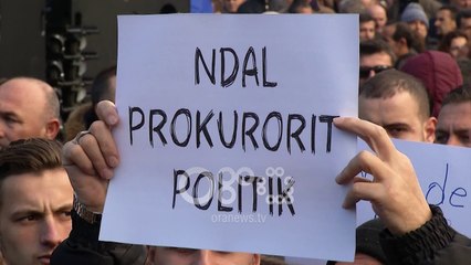 Ora News - Protestat dhe tymueset në Kuvend, procedohen 10 deputetë, mes tyre Monika Kryemadhi