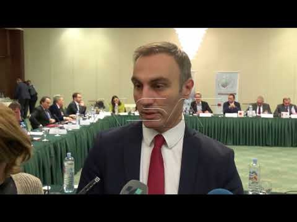 Влада, во четврток средба Заев-Села