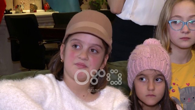 Ora News - Fëmijët e Tangram në Bashki, Veliaj: Një qytet i mirë është kur ka shumë ide