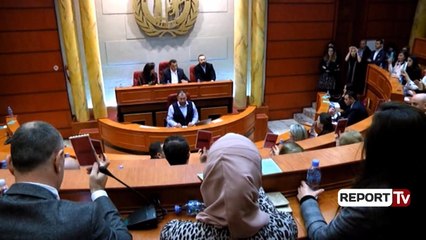 Report TV - Miratohet projektbuxheti 2018 pėr Tiranėn, opozita nuk merr pjesė
