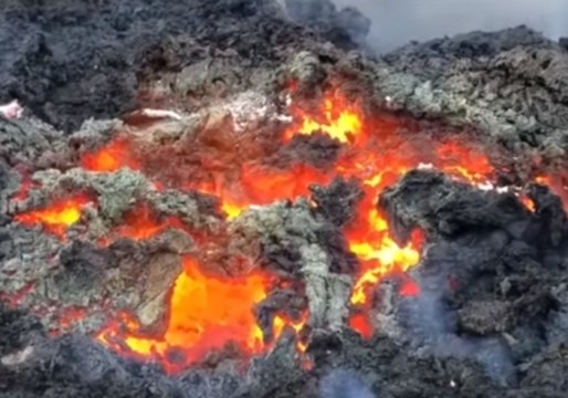 Lava and Smoke Seen at Leilani Estates as Kilauea Continues to Erupt