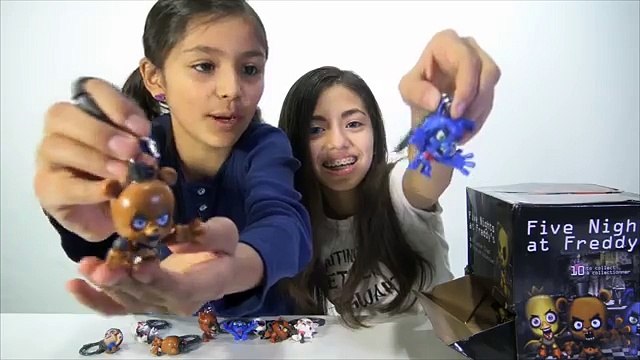 FIVE NIGHTS at FREDDYS Blind Bag Golden Freddy TOXIC WASTE Challenge