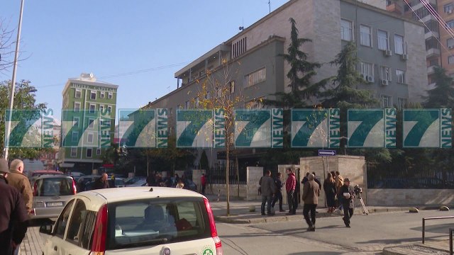 DONALD LU VIZITE NE ZYREN E KRYEPROKURORES SE SAPOZGJEDHUR ARTA MARKU - News, Lajme - Kanali 10