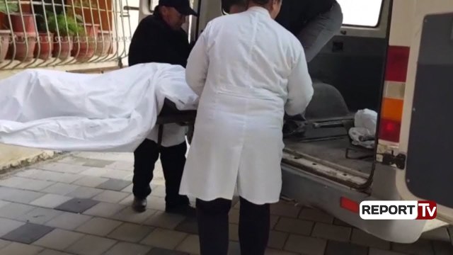 Report TV - Vlorë, asfiksohen nga rrjedhja e gazit në banesë, humbin jetën cifti i të moshuarve