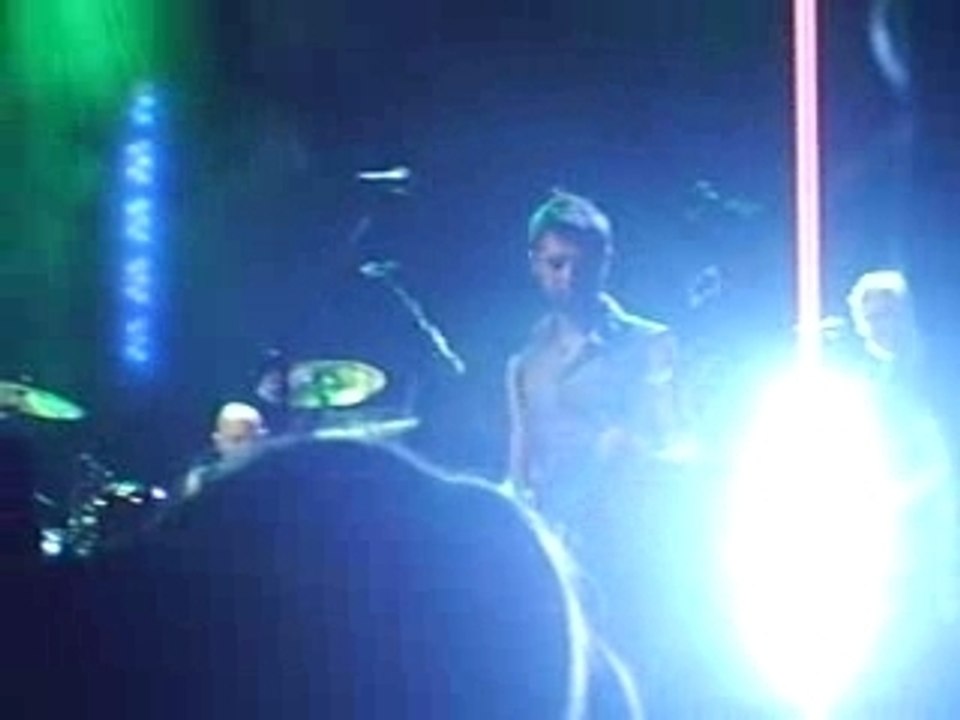 InDoChiNe au bikini le 3.12.07 crash me