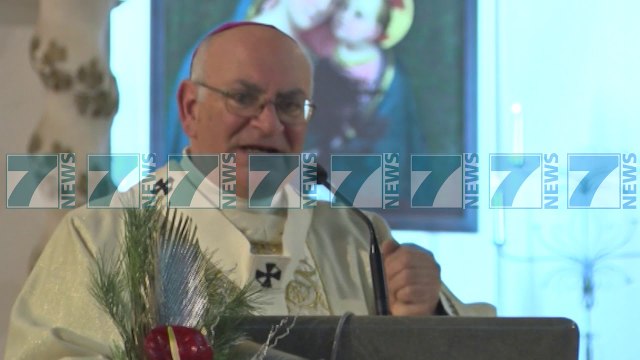 PER KRISHTLINDJE ATMOSFERE FESTIVE EDHE NE RRETHE - News, Lajme - Kanali 10