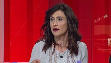 Ora News - Iva Tiço tregon dhuratat "shumë larg modernes" që preferon