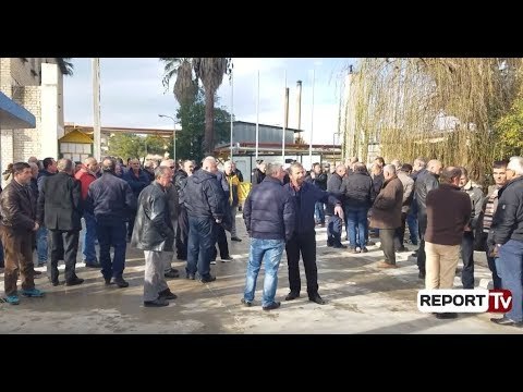 Report TV - Protestë në Fier, naftëtarët: Duam sigurimet dhe pagat