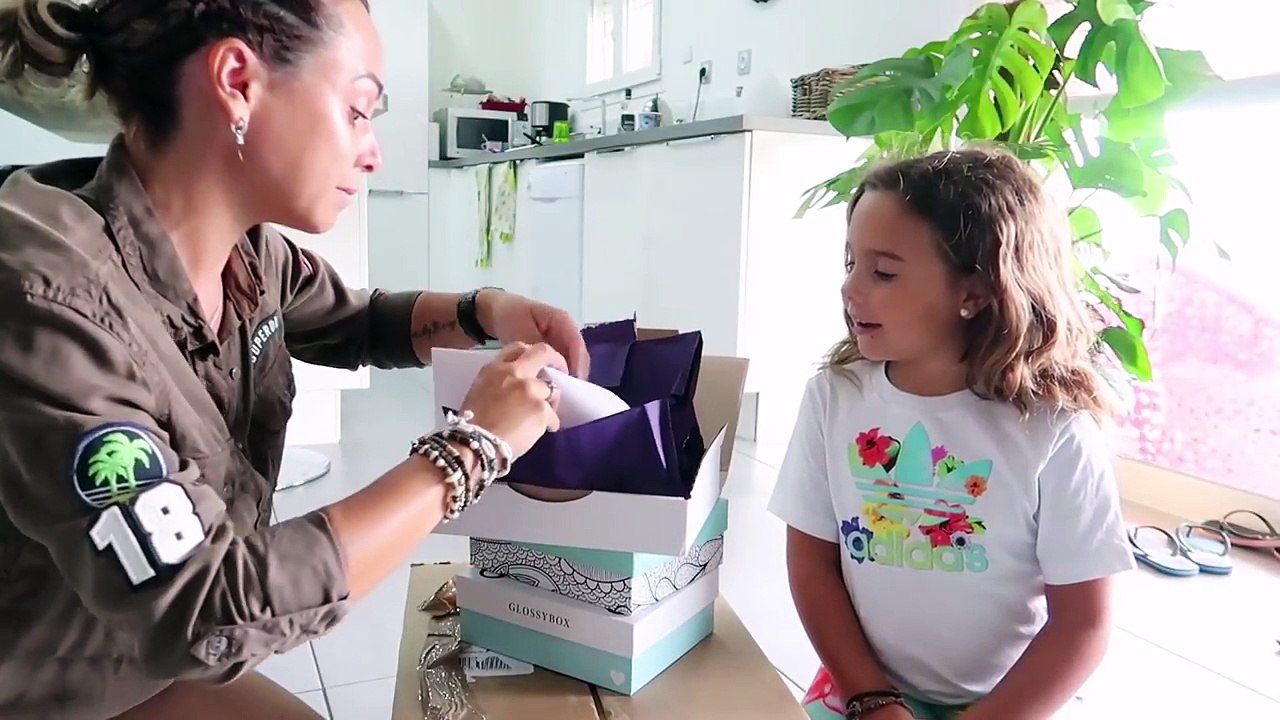 COLIS SURPRISE POUR LES ENFANTS ... et pour moi   _ Family vlog