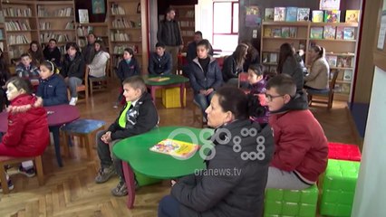 Ora News-  Biblioteka e Lezhës “destinacion” për të rinjtë