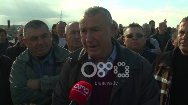 Ora News- Duam bukë, duam lekët tona! 200 naftëtarë vijojnë marshimin drejt Tiranës