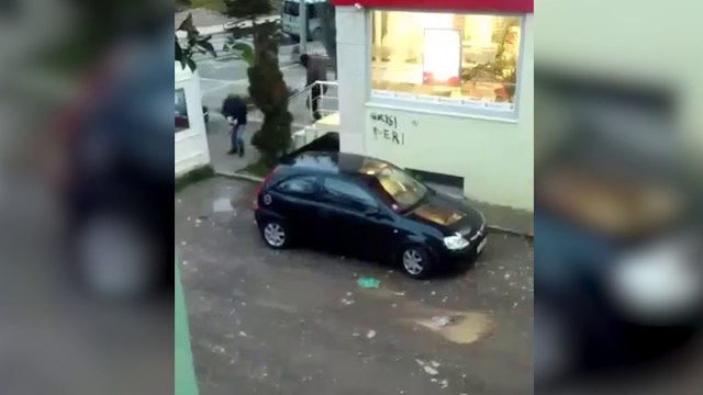 GRABITJA E BANKES NE LAÇ, TRE AGRESORET NUK LANE ASNJE GJURME, ISHIN ME MASKA DHE TE ARMATOSUR LAJM