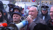 Ora News- Naftëtarët mbyllin protestën: Nëse nuk marrim rrogën nesër kthehemi prapë