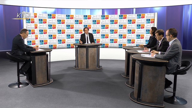 Luc Ferry - Macron : « Il fait une politique absolument de droite ».