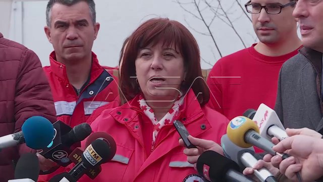 Пакети со топла облека поделени во пунктот за бездомници на Црвениот крст во Момин поток