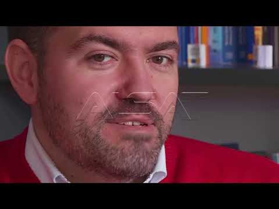 Експерти: Властите да се воздржат од изјави во врска со името