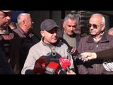 Ora News - Vlorë, punonjësit e degës së ARMO-s në protestë, kërkojnë pagat e prapambetura