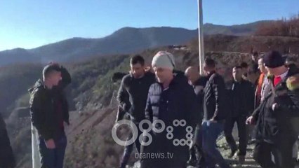 Ora News- Mirditë, protesta për vendosjen e flamurit turk në HEC-in e Qafë Mollës