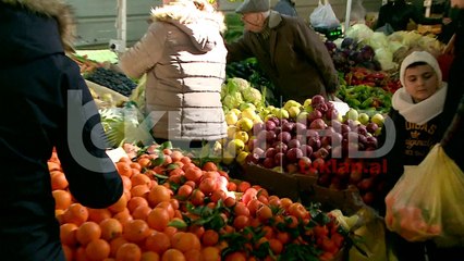 Qytetaret nxitojne per blerjet e fundit