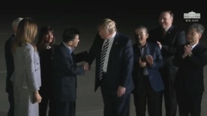 Llegan a Washington los tres estadounidenses liberados por Corea del Norte