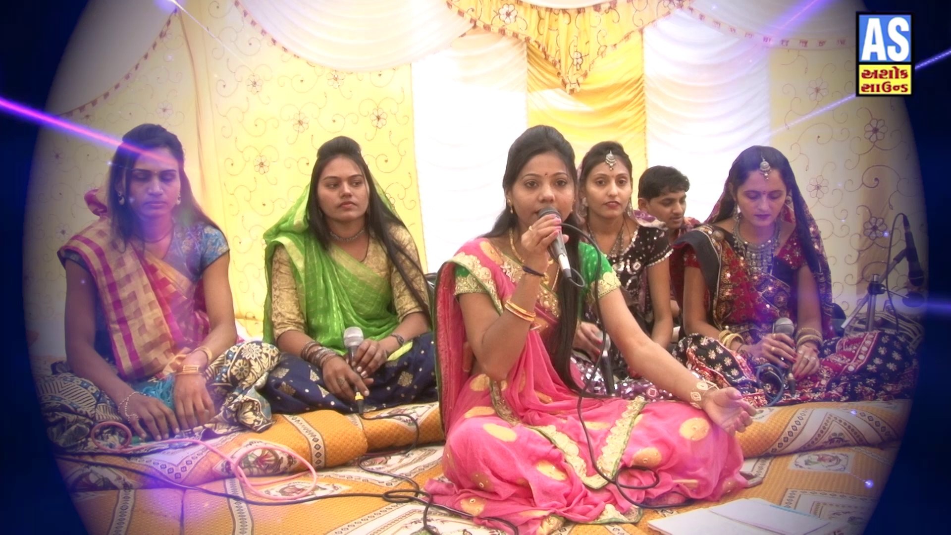 ⁣Kanku Chhanti Kankotri || Kiran Prajapati || Live Lagna Geet Gujarati || Gujarati marriage song