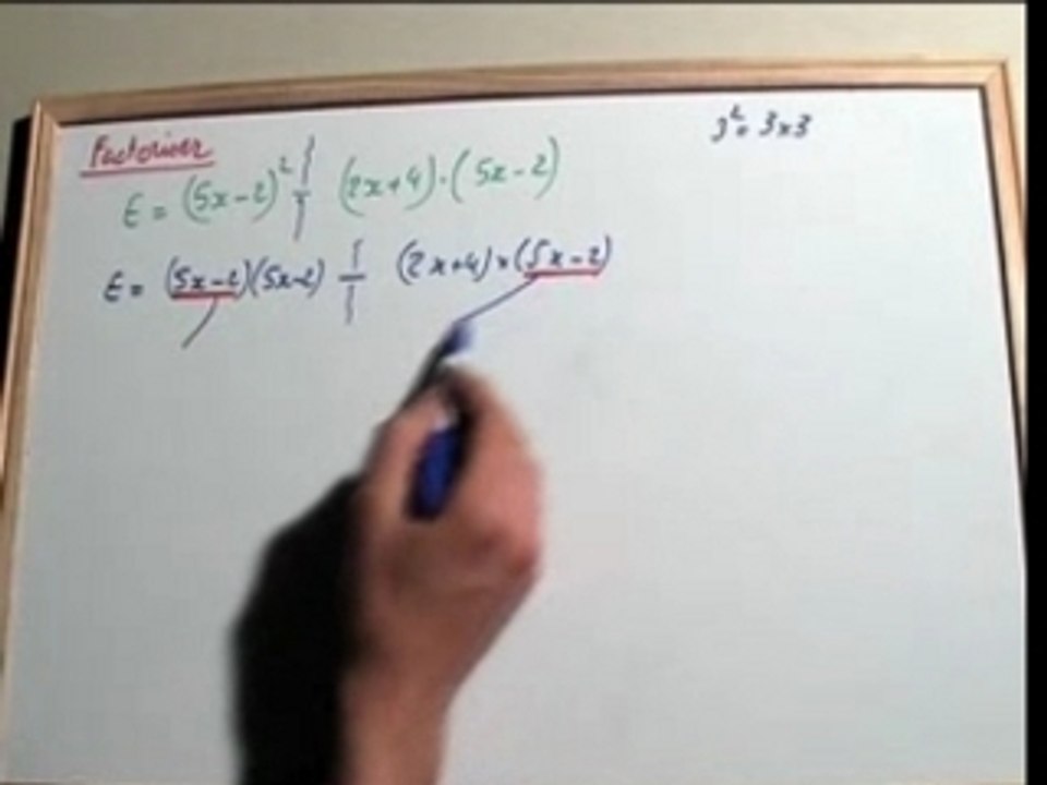 Factorisations et développement en maths