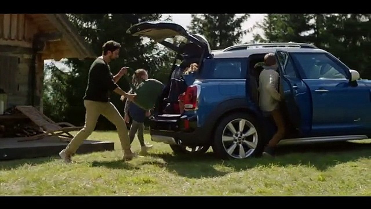 2018 Super Bowl Commercial -  Song: "No Roots" - by Alice Merton  for the 2018 MINI Cooper Countryman.