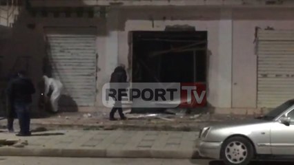 Report TV - Vlorë, pamjet e biznesit ky shpërtheu eksplozivi në Lagjen 29 Nëntori