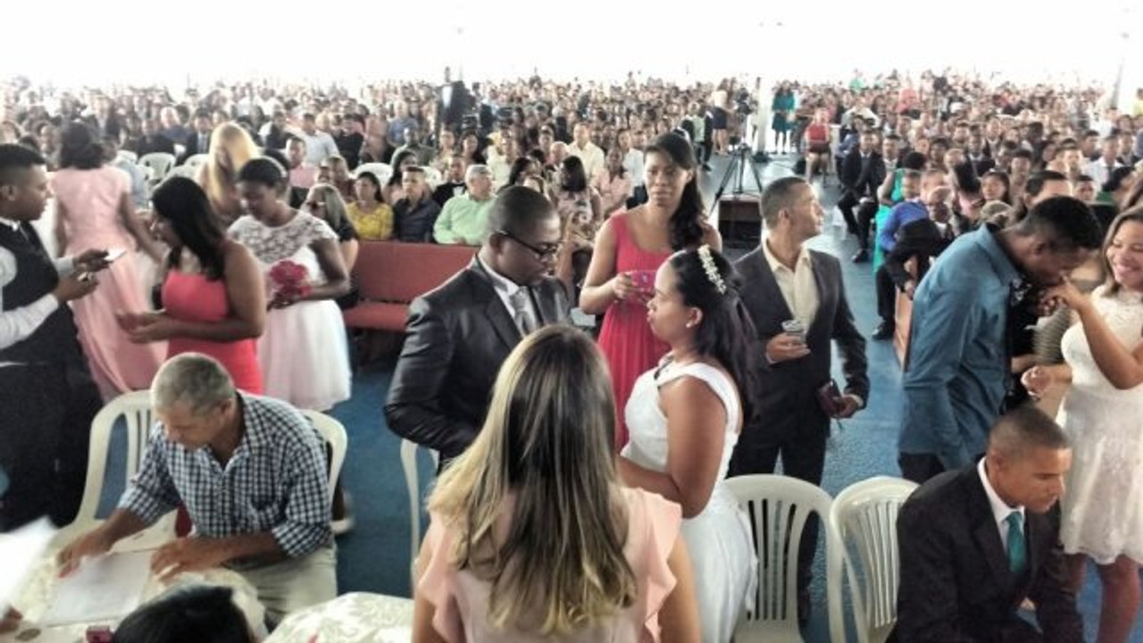 Reprovada nova tentativa de vetar casamento homossexual em Feira