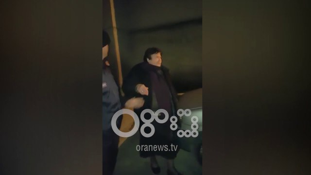 Ora News - Evakuohen banorët e pallatit, strehohen tek të afërmit dhe në konvikt