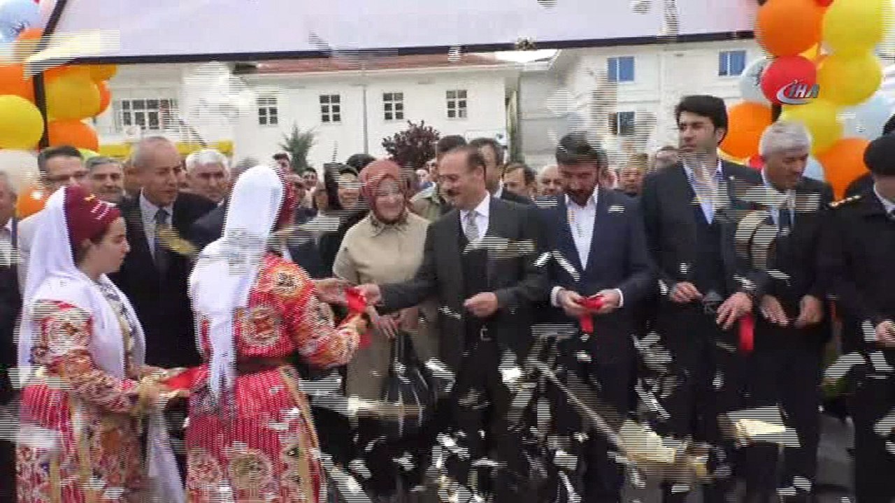 Yozgat’ta okuma yazma öğrenen en yaşlı 14 kursiyer ödüllendirildi